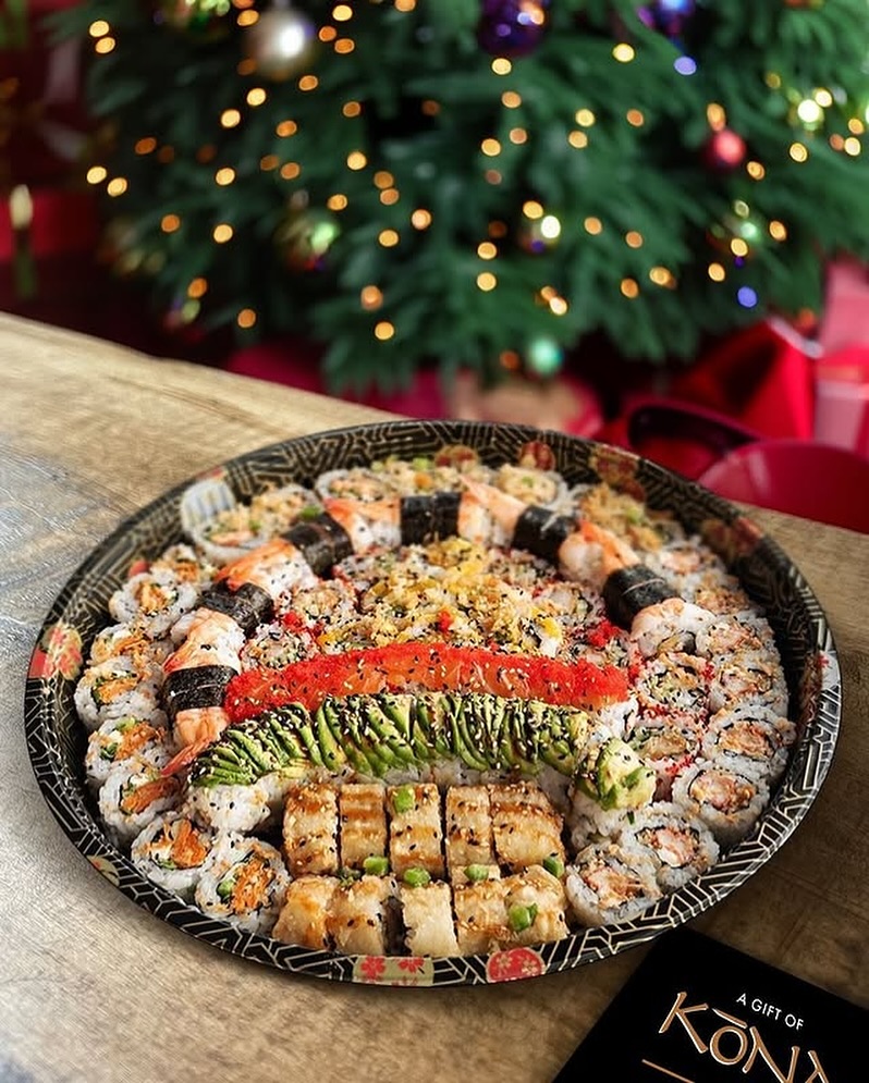 The holidays are coming 👀 Have you tried a KōNA sushi platter? They are ideal for holiday celebrations, get-togethers, or a cozy night at home 🍣🥢
Want to order? Click the link in our bio to view our platter menu and ordering options.
*Platters are available for take-out only.
_________________
#kona #konasushi #sushiplatter #sushitogo #holidayfood #holidayparty #sushiinwindsor #windsoron #yqg #allyoucaneatsushi